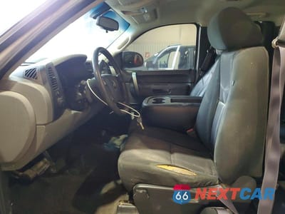 Zdjęcie 7 z 12 samochodu: 2011 CHEVROLET SILVERADO K1500 LS VIN:1GCRKREA1BZ368550 - miniatura