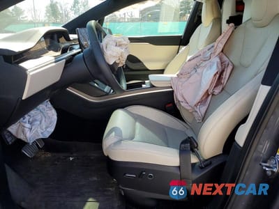 Zdjęcie 7 z 11 samochodu: 2023 TESLA MODEL X VIN:7SAXCBE69PF412575 - miniatura