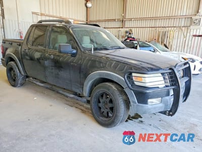 Czwarte zdjęcie samochodu z boku: 2008 FORD EXPLORER SPORT TRAC XLT VIN:1FMEU31E88UA25718 - miniatura