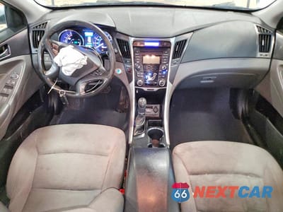 Zdjęcie 8 z 11 samochodu: 2013 HYUNDAI SONATA HYBRID VIN:KMHEC4A4XDA096737 - miniatura