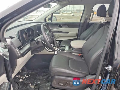Zdjęcie 7 z 12 samochodu: 2024 KIA CARNIVAL LX VIN:KNDNB4H39R6432425 - miniatura