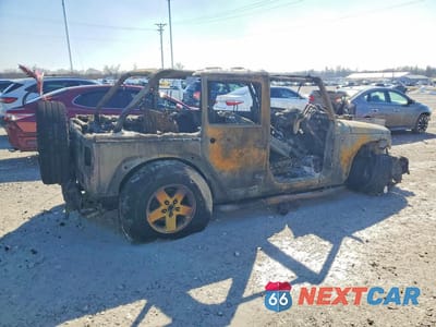 Trzecie zdjęcie samochodu z tyłu: 2016 JEEP WRANGLER UNLIMITED SPORT VIN:1C4BJWDG8GL249266 - miniatura