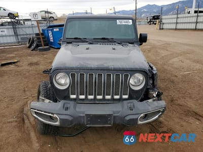 Piąte zdjęcie samochodu w środku: 2022 JEEP WRANGLER UNLIMITED SAHARA VIN:1C4HJXEN3NW187638 - miniatura