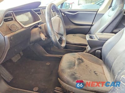 Zdjęcie 7 z 12 samochodu: 2013 TESLA MODEL S VIN:5YJSA1AG7DFP13525 - miniatura