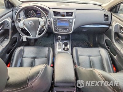 Zdjęcie 8 z 12 samochodu: 2017 NISSAN ALTIMA 3.5SL VIN:1N4BL3AP3HC119304 - miniatura