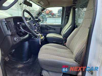 Zdjęcie 7 z 14 samochodu: 2020 CHEVROLET EXPRESS G2500 UTILITY / SERVICE VAN VIN:1GCWGAFG3L1261895 - miniatura