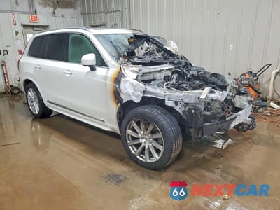 Czwarte zdjęcie samochodu z boku: 2017 VOLVO XC90 T6 VIN:YV4A22PLXH1149545 - miniatura