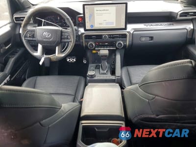 Zdjęcie 8 z 11 samochodu: 2025 TOYOTA TACOMA DOUBLE CAB VIN:3TMLB5JN8SM126105 - miniatura