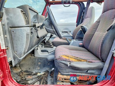 Zdjęcie 7 z 12 samochodu: 1999 JEEP WRANGLER / TJ SPORT VIN:1J4FY19S5XP437839 - miniatura