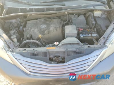 Zdjęcie 12 z 14 samochodu: 2017 TOYOTA SIENNA XLE 8-PASSENGER VIN:5TDYZ3DC9HS775551 - miniatura