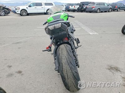Czwarte zdjęcie samochodu z boku: 2011 KAWASAKI ZX1000 J VIN:JKAZXCJ13BA003509 - miniatura