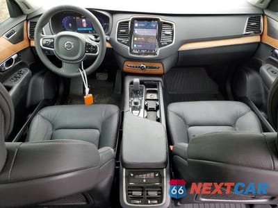 Zdjęcie 8 z 13 samochodu: 2023 VOLVO XC90 PLUS VIN:YV4H600N0P1969957 - miniatura