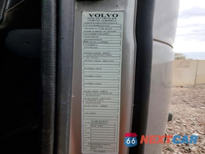 Zdjęcie 10 z 10 samochodu: 2020 VOLVO VNL SEMI TRUCK VIN:4V4NC9EH8LN237119 - miniatura