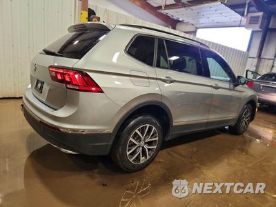 Trzecie zdjęcie samochodu z tyłu: 2020 VOLKSWAGEN TIGUAN SE VIN:3VV3B7AX6LM061660 - miniatura