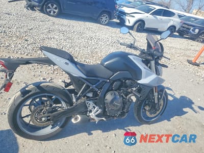 2024 SUZUKI GSX800 R JS1EM11B2R7100048 - główne zdjęcie licytacji z USA - miniatura