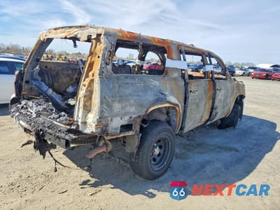 Trzecie zdjęcie samochodu z tyłu: 2017 CHEVROLET SUBURBAN K1500 VIN:1GNSKKEC6HR297789 - miniatura