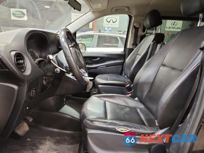 Zdjęcie 7 z 13 samochodu: 2019 MERCEDES-BENZ METRIS VIN:WD4PG2EE2K3511985 - miniatura