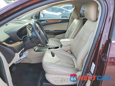 Zdjęcie 7 z 12 samochodu: 2017 LINCOLN MKC SELECT VIN:5LMCJ2C98HUL32796 - miniatura