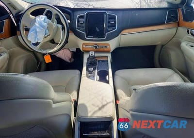 Zdjęcie 8 z 11 samochodu: 2021 VOLVO XC90 VIN:YV4A22PK2M1686010 - miniatura