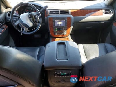 Zdjęcie 8 z 12 samochodu: 2013 CHEVROLET TAHOE K1500 LTZ VIN:1GNSKCE08DR379495 - miniatura