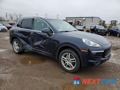 Czwarte zdjęcie samochodu z boku: 2017 PORSCHE CAYENNE VIN:WP1AA2A20HKA90178 - miniatura