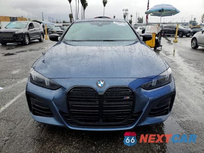 Piąte zdjęcie samochodu w środku: 2025 BMW M440I VIN:WBA73DA00SCT29369 - miniatura