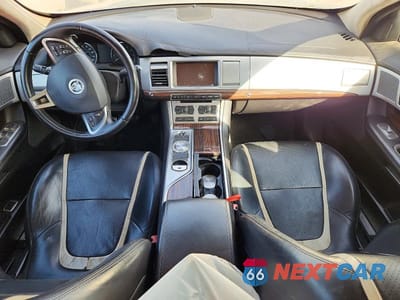 Zdjęcie 8 z 12 samochodu: 2012 JAGUAR XF PORTFOLIO VIN:SAJWA0HB2CLS23934 - miniatura