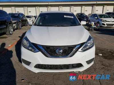 Piąte zdjęcie samochodu w środku: 2019 NISSAN SENTRA S VIN:3N1AB7AP8KY263531 - miniatura
