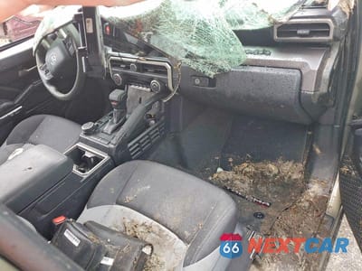 Zdjęcie 8 z 12 samochodu: 2025 TOYOTA TACOMA VIN:3TMLB5JNXSM113551 - miniatura