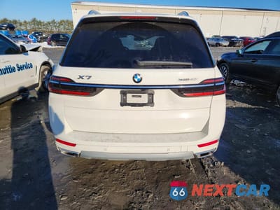 Zdjęcie 6 z 12 samochodu: 2025 BMW X7 XDRIVE40I VIN:5UX23EM02S9W23009 - miniatura