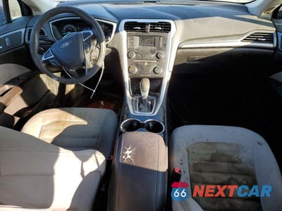 Zdjęcie 8 z 12 samochodu: 2014 FORD FUSION S VIN:1FA6P0G71E5366204 - miniatura