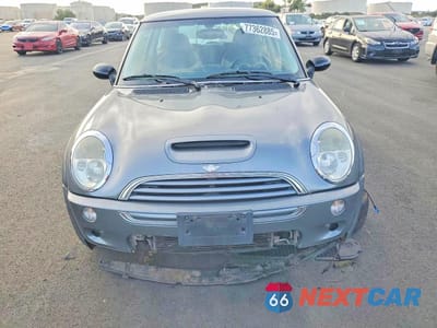 Piąte zdjęcie samochodu w środku: 2004 MINI COOPER S VIN:WMWRE33484TD85899 - miniatura