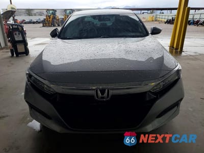 Piąte zdjęcie samochodu w środku: 2020 HONDA ACCORD LX VIN:1HGCV1F16LA103881 - miniatura