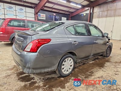 Trzecie zdjęcie samochodu z tyłu: 2018 NISSAN VERSA SV VIN:3N1CN7AP2JL828965 - miniatura