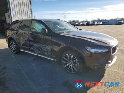 Czwarte zdjęcie samochodu z boku: 2017 VOLVO V90 CROSS COUNTRY T6 INSCRIPTION VIN:YV4A22NL3H1001417 - miniatura