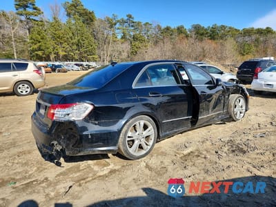 Trzecie zdjęcie samochodu z tyłu: 2012 MERCEDES-BENZ E 350 VIN:WDDHF5KB8CA529861 - miniatura