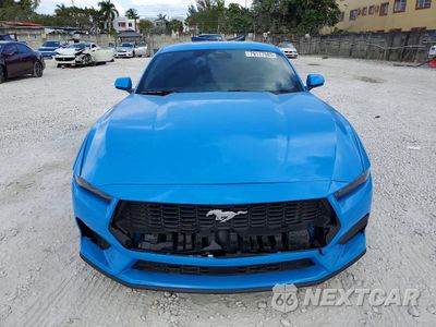 Piąte zdjęcie samochodu w środku: 2025 FORD MUSTANG VIN:1FA6P8TH3S5118528 - miniatura