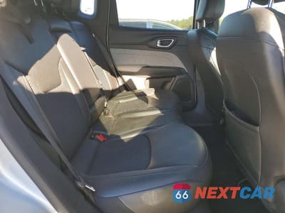 Zdjęcie 11 z 13 samochodu: 2025 JEEP COMPASS LATITUDE VIN:3C4NJDBN0ST562022 - miniatura