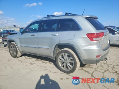 Drugie zdjęcie samochodu z przodu: 2013 JEEP GRAND CHEROKEE LAREDO VIN:1C4RJFAG6DC561052 - miniatura