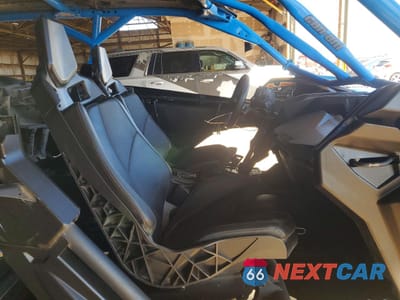 Piąte zdjęcie samochodu w środku: 2022 CAN AM CAN AM MAVERICK X3 MAX X RS - DUNE BUGGY VIN:3JBVKAV40NE000504 - miniatura