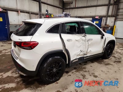 Trzecie zdjęcie samochodu z tyłu: 2022 MERCEDES-BENZ GLA 250 4MATIC VIN:W1N4N4HB2NJ409448 - miniatura