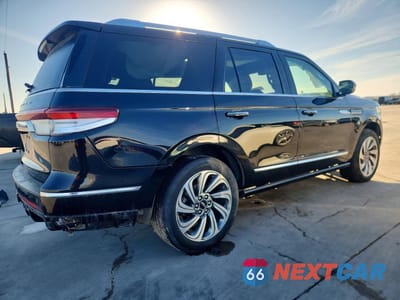 Trzecie zdjęcie samochodu z tyłu: 2024 LINCOLN NAVIGATOR RESERVE VIN:5LMJJ2LG6REL02715 - miniatura