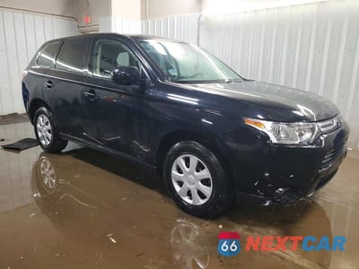 Czwarte zdjęcie samochodu z boku: 2014 MITSUBISHI OUTLANDER ES VIN:JA4AD2A39EZ005675 - miniatura