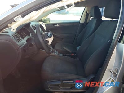 Zdjęcie 7 z 12 samochodu: 2015 VOLKSWAGEN JETTA BASE VIN:3VW2K7AJ1FM242396 - miniatura