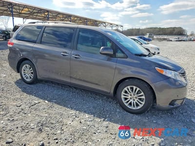 Czwarte zdjęcie samochodu z boku: 2013 TOYOTA SIENNA XLE 8-PASSENGER VIN:5TDYK3DC8DS331429 - miniatura
