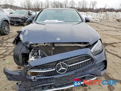 Piąte zdjęcie samochodu w środku: 2021 MERCEDES-BENZ E 350 4MATIC VIN:W1KZF8EB0MA903818 - miniatura