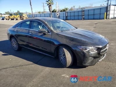 Czwarte zdjęcie samochodu z boku: 2025 MERCEDES-BENZ CLA 250 VIN:W1K5J4GB7SN501108 - miniatura