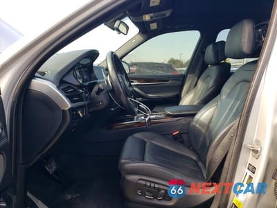 Zdjęcie 7 z 13 samochodu: 2015 BMW X5 XDRIVE35D VIN:5UXKS4C52F0J98265 - miniatura