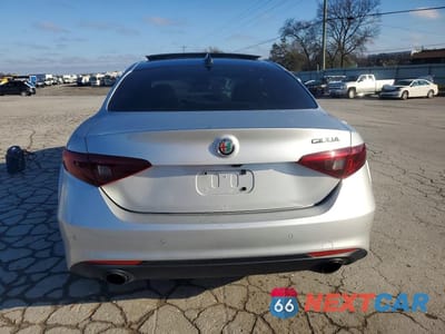 Zdjęcie 6 z 11 samochodu: 2019 ALFA ROMEO GIULIA VIN:ZARFAMAN0K7622879 - miniatura