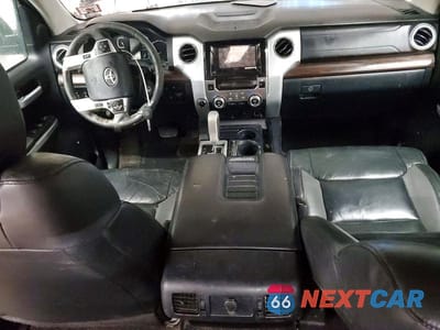 Zdjęcie 8 z 12 samochodu: 2018 TOYOTA TUNDRA LIMITED VIN:5TFHY5F15JX726552 - miniatura
